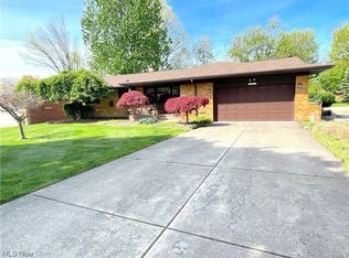 1872 Dunellon Dr, Lyndhurst, OH 44124