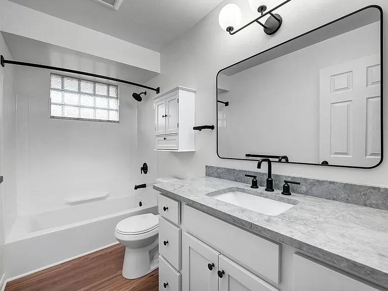 2930 Northglen Dr — Photo 17