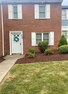 5285 Caste Dr, Pittsburgh, PA, 15236