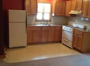 79 Everett St APT 3, Fall River, MA 02723