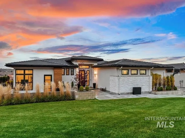 3523 E Via Estancia Ln, Boise, ID 83716