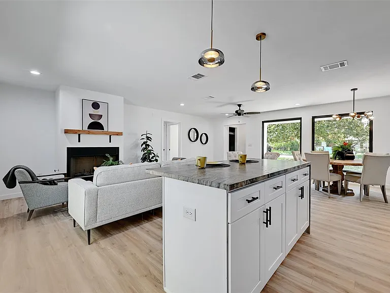 4604 Nevada Path — Photo 3