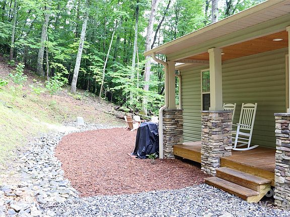 4th image of 98 Harmony Hill Ln