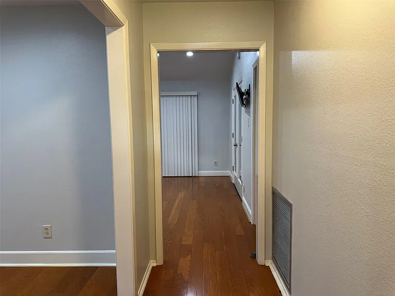 12119 Dunlap St — Photo 3