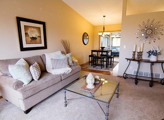 3rd image of 306 Braeburn Dr