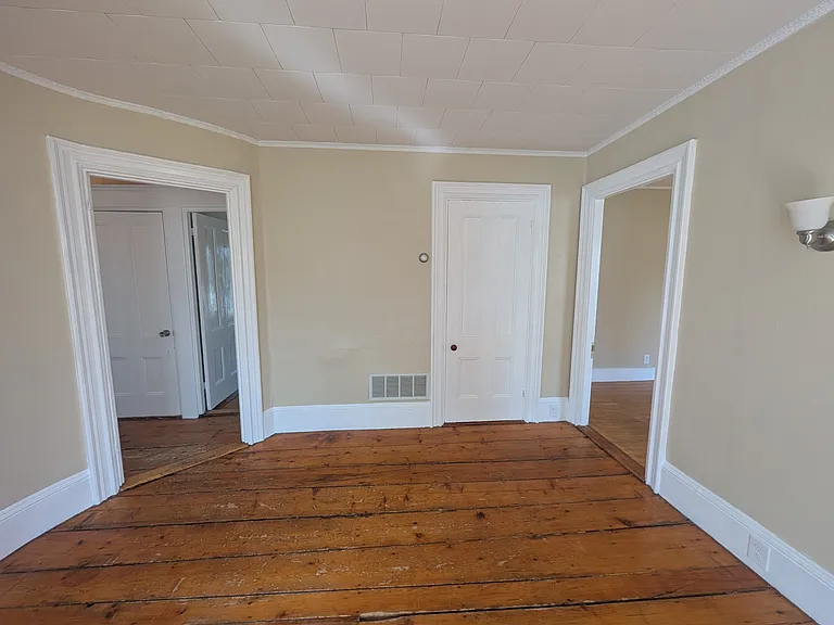 Brunswick Ave — Photo 14