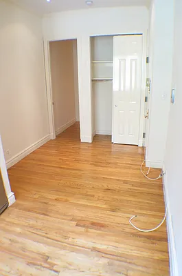 Rented by Glasser Realty LLC | media 8