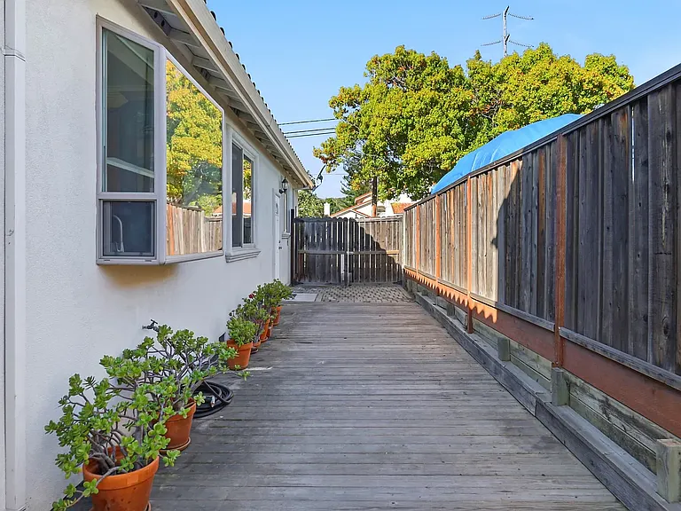 1352 S Stelling Rd — Photo 17