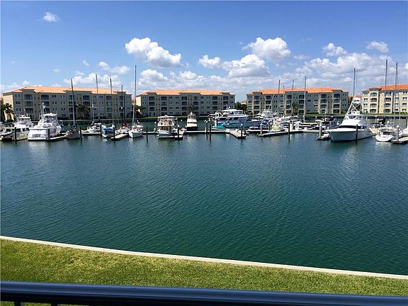 4th image of 10 Harbour Isle Dr E Unit 201