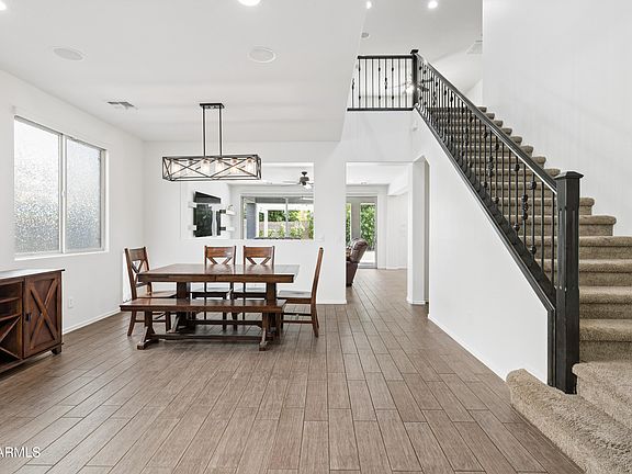 5th image of 3105 E ROLAND Street