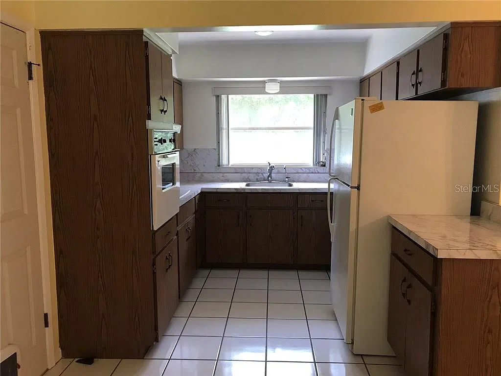2 bed, 1.0 bath, 1225 sqft, $1,350 — Photo 4