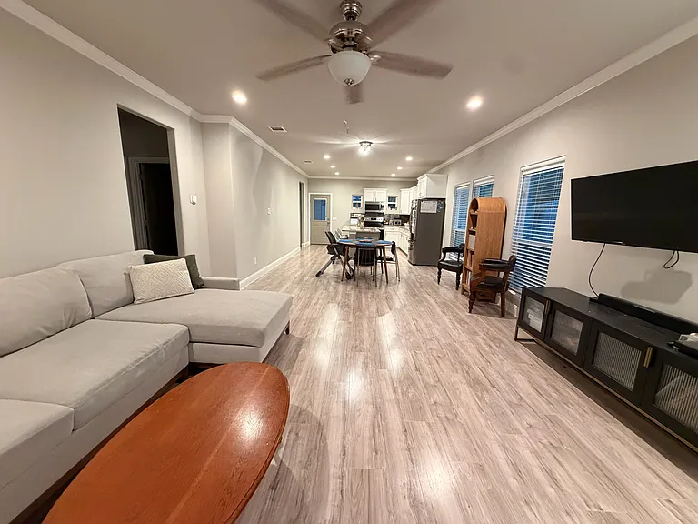 2914 Alaska Ave — Photo 4