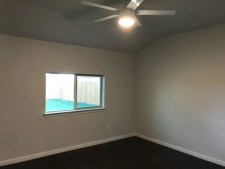 709 Circle Diamond Ln #A — Photo 7