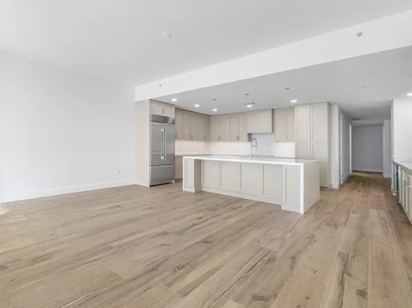 184 Lake Drive #2-103, Palm Beach Shores, FL 33404