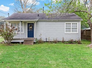 303 E Walnut Ave, Winnie, TX 77665