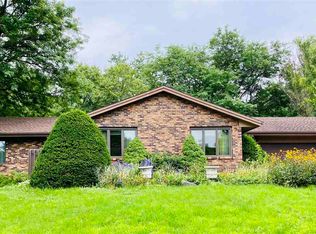 10429 Ardis Rd, Roscoe, IL 61073