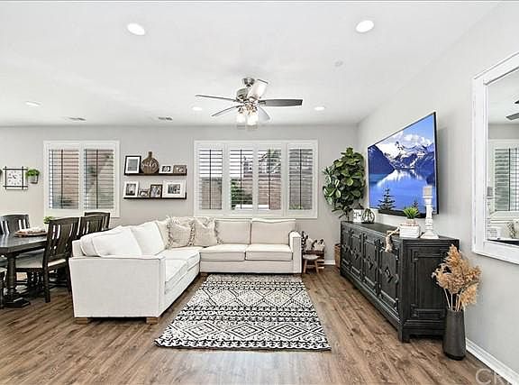 3rd image of 5615 Garibaldi Way