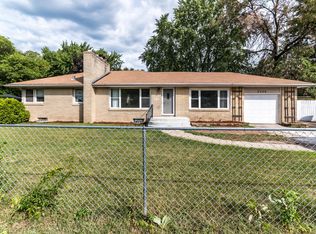 5336 Sailor Ln, Brooklyn Center, MN 55429