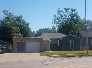6318 Military Ave, Omaha, NE 68104