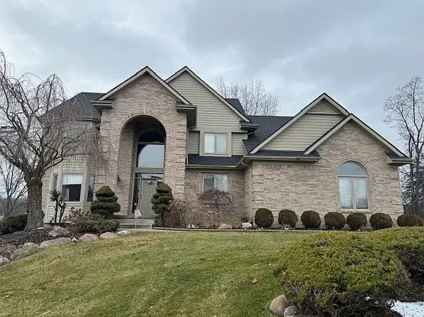 7158 Buena Vista Ct, West Bloomfield, MI 48322