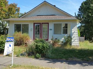 802 Pine St NE, Silverton, OR