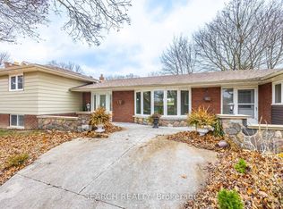 41 Hamilton Dr, Newmarket, ON L3Y 3E7