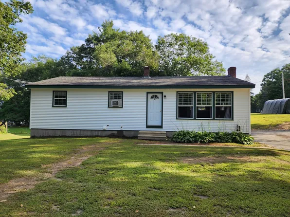 10 Oak Street, Jay, ME 04239
