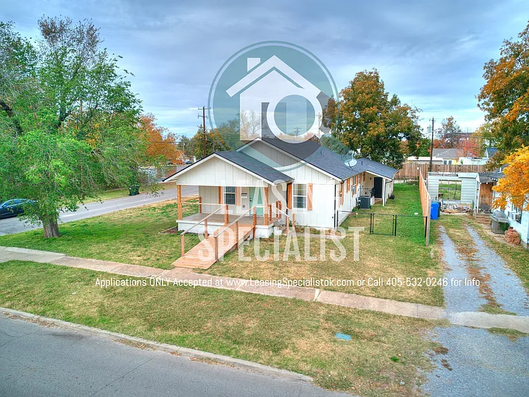 303 E Frank St — Photo 5