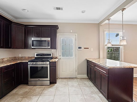 2nd image of 4979 Demontluzin St