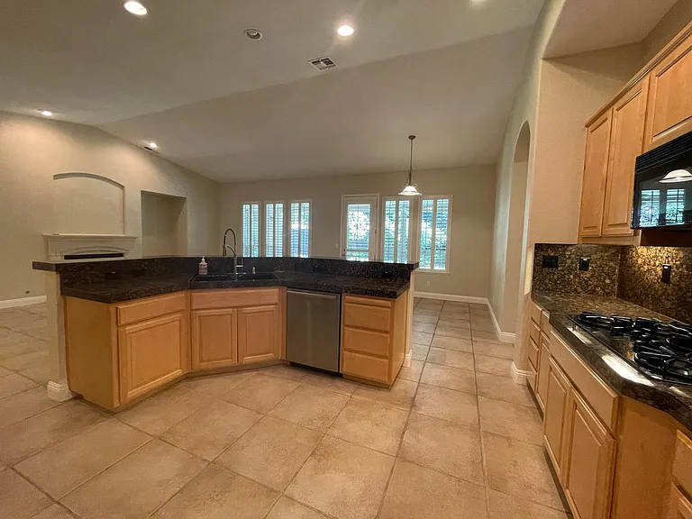 1124 Widgeon Ct — Photo 10