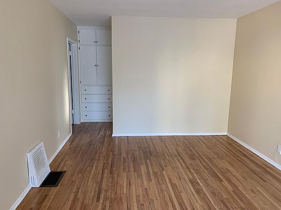 4th image of 416 E Cypress St Unit B