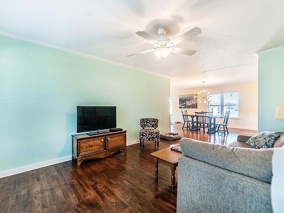 4th image of 1806 North Pl