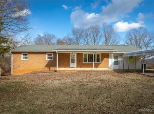 5769 Holland St, Morganton, NC 28655