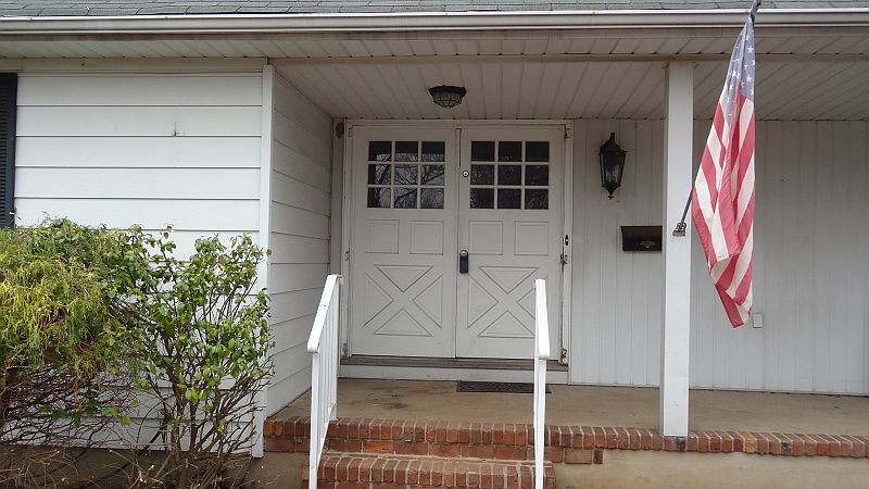 1st image of 654 N Meadow Dr