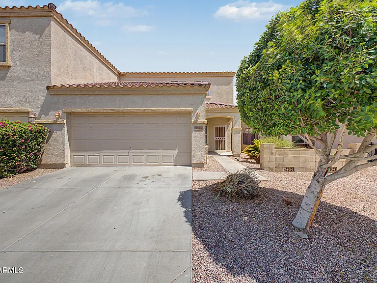 8748 W Wood Dr — Photo 2