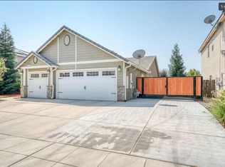 2954 Duncan Ave, Clovis, CA 93611