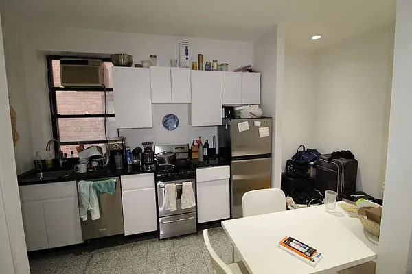 Rented by Mossanen Group | media 32