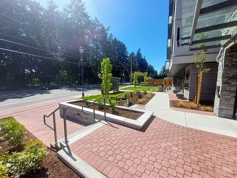 494 Goldstream Ave — Photo 27
