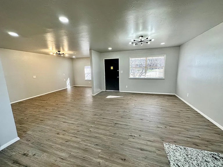 1315 N Timber Rd — Photo 5