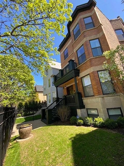 1st image of 3433 N Janssen Ave #3