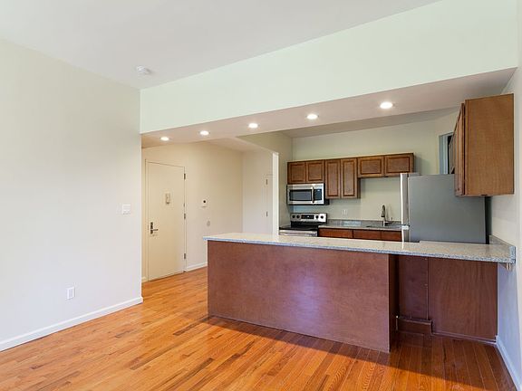 3rd image of 2153 A C P Jr Blvd APT 6