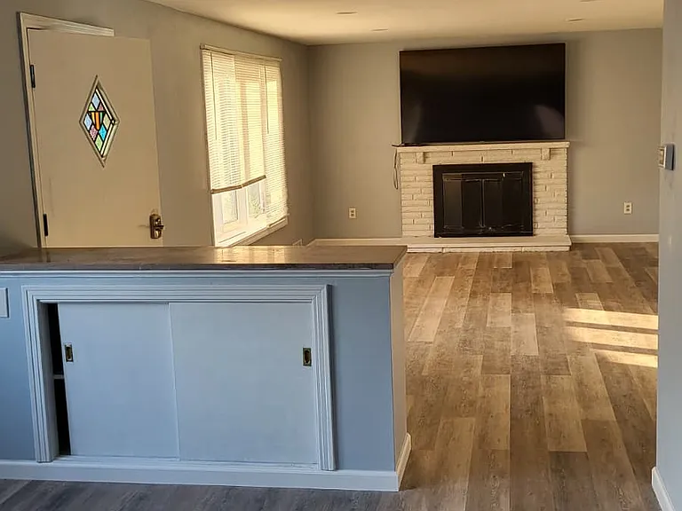 60 Windvale Dr — Photo 2