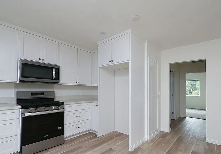 4358-4360 Ocean View Blvd #4358 — Photo 3