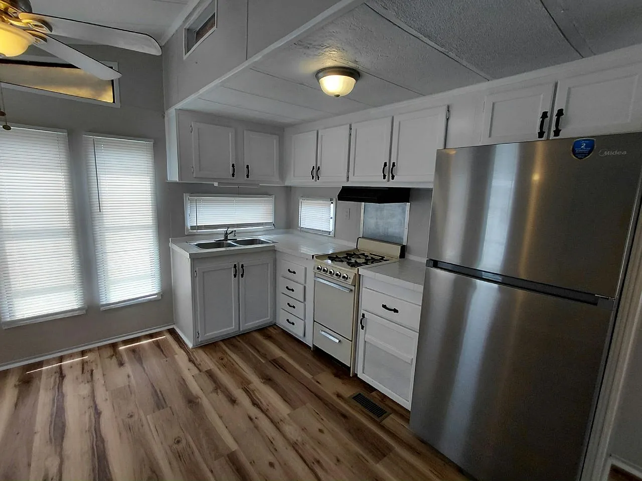 2 bed, 2.0 bath, $1,235 — Photo 3