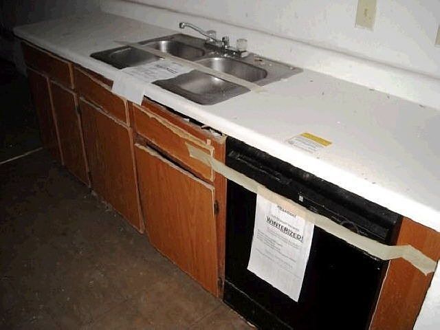 2nd image of 2840 Sapphire St #H
