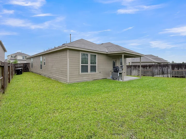 16435 Big Hickory Dr — Photo 29