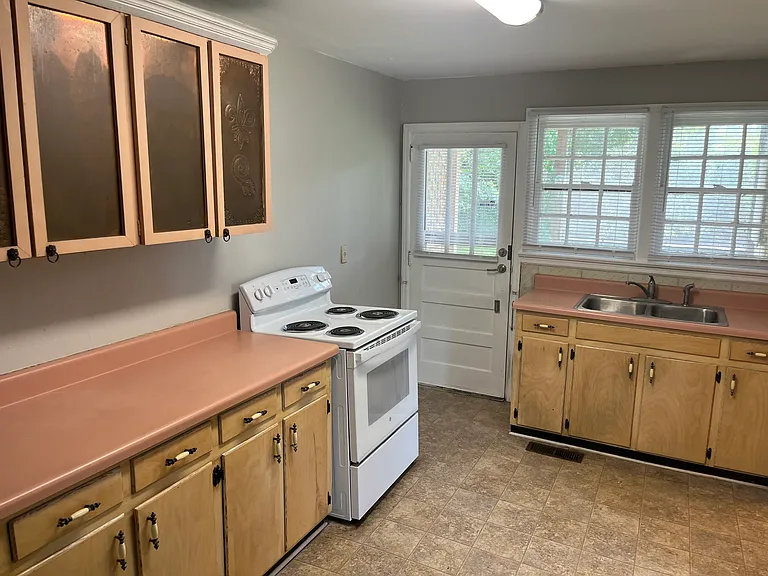 626 N Moore Rd — Photo 5