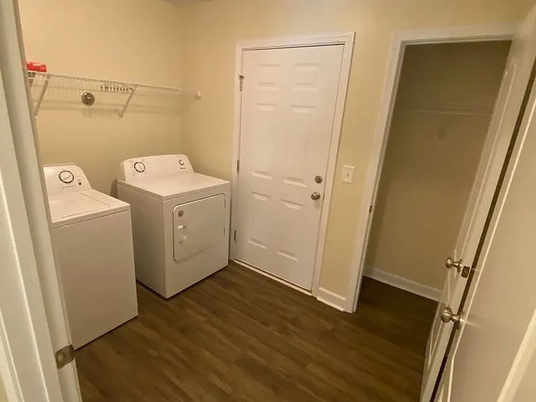 404 Ridgeway Dr — Photo 13