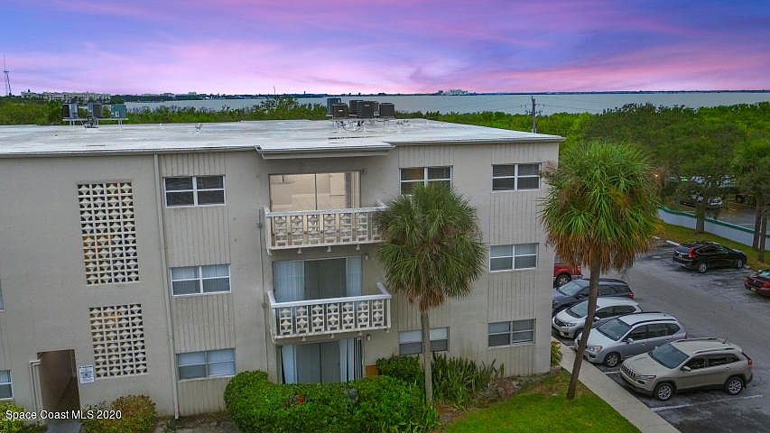 1st image of 223 Columbia Dr APT 301