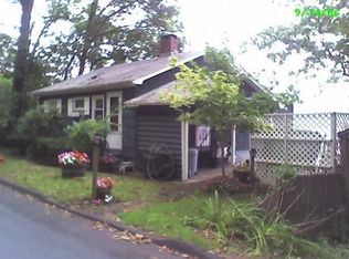 135 W Shore Rd, Ellington, CT 06029